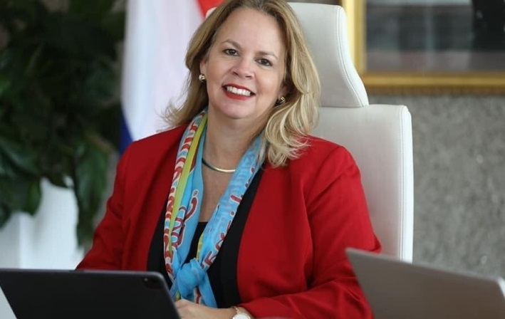 Minister Evelyn Wever Croes