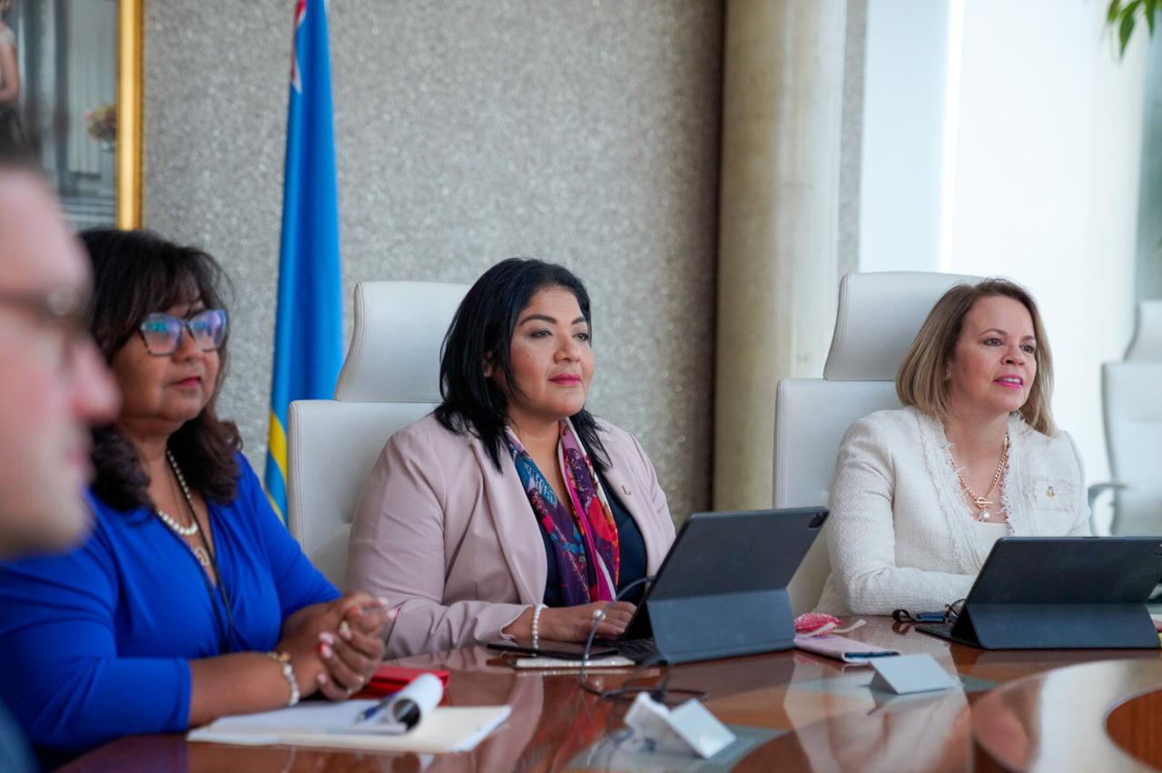 Minister Xiomara Maduro Hunto Cu Minister President Evelyn Wever Croes 1 2