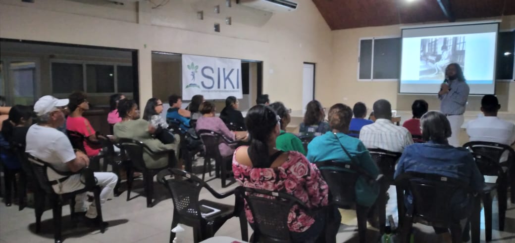 Sala Yen Riba Anochi Di Informacion Di Fundacion Siki Na Centro Di Bario Dakota 2