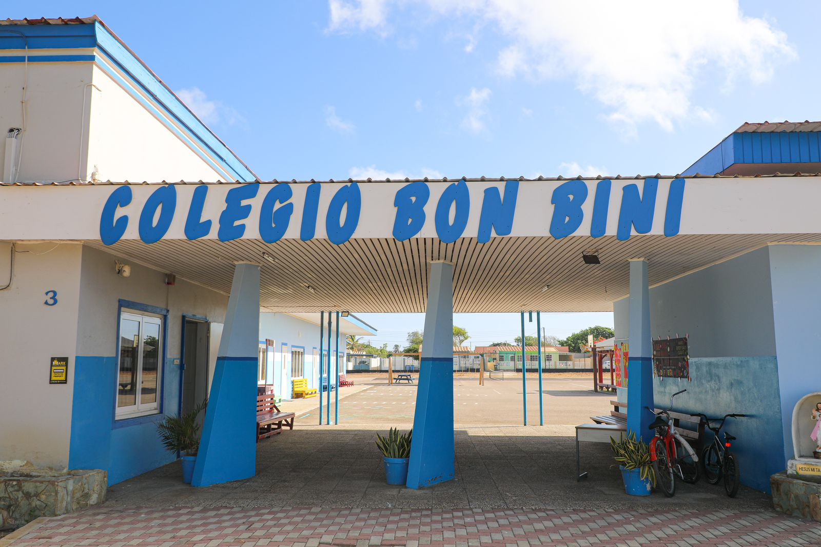 Bishita Colegio Bon Bini 01