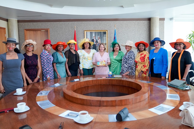 Bishita Di ‘The Hat Ladies Di Corsou Cerca Prome Minister.2