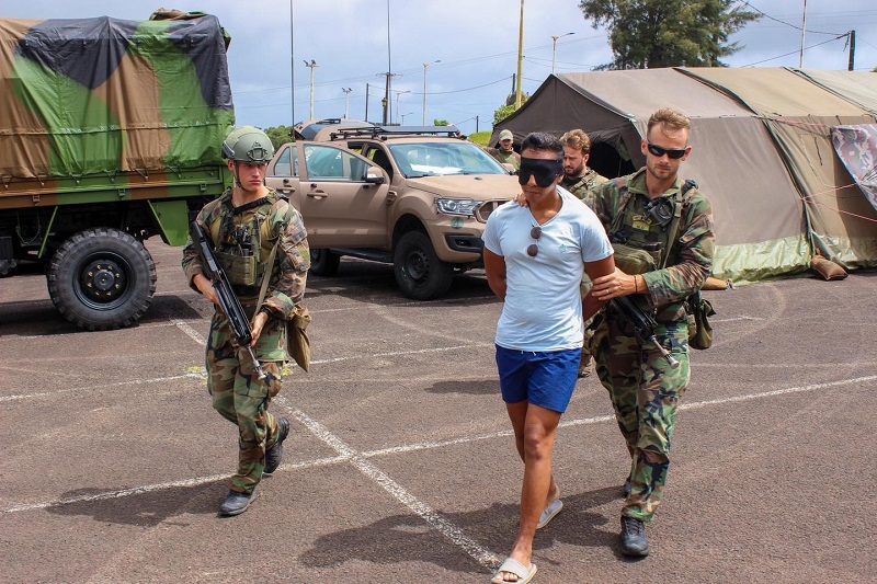 Mariniernan Di Sint Maarten A Train Hunto Cu E Mariniernan Franses Na Martinique