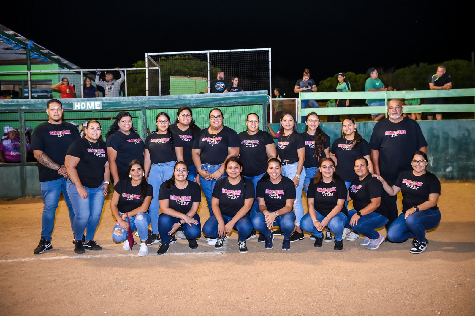 Minister Endy Croes A Presencia Apertura Di E 1St Woman Open Class Softball Tournament.4