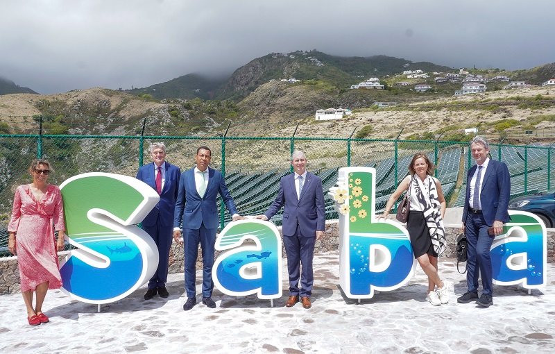 Minister Weerwind And Delegation At Saba Sign