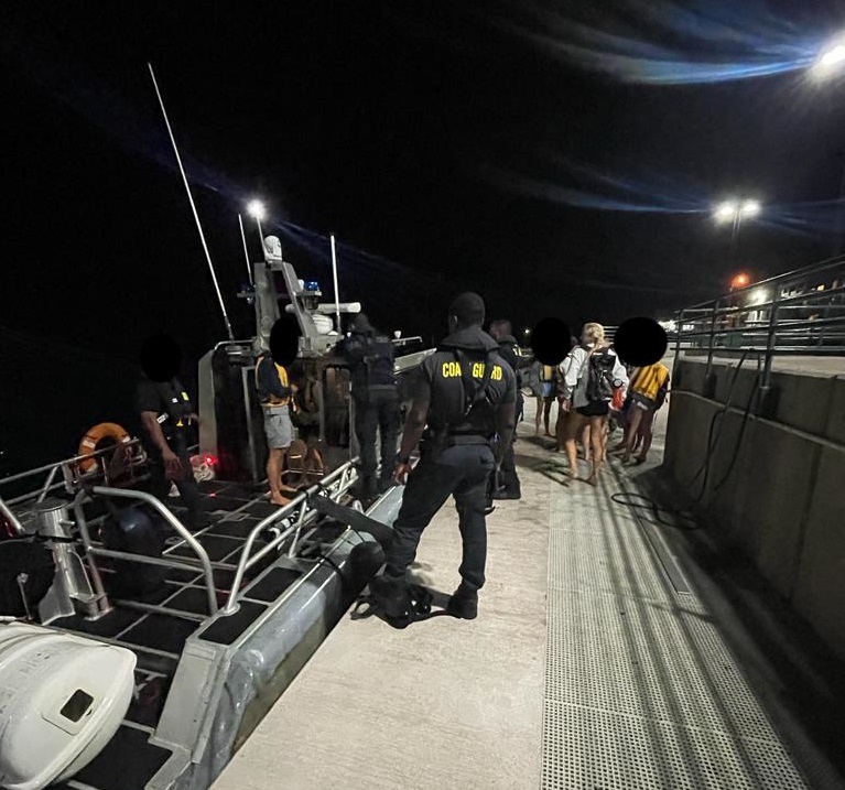 Coast Guards Assisted A Sailing Vessel At Saba.3