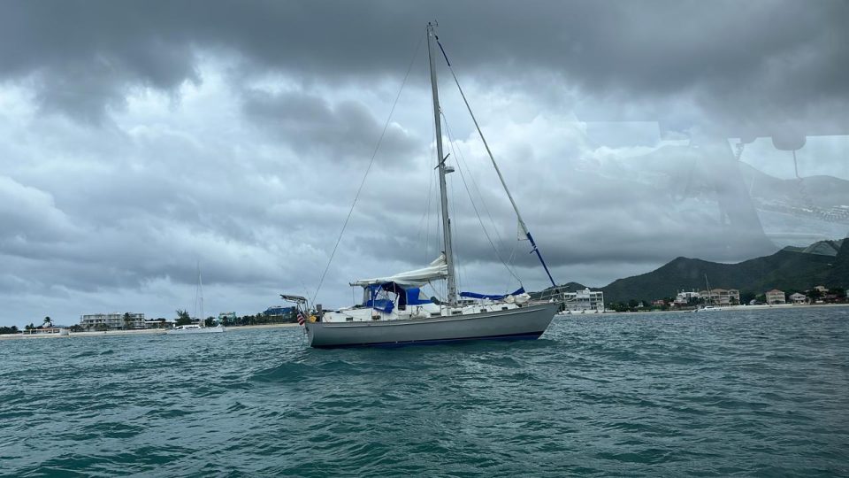 Coast Guards Assisted A Sailing Vessel At St. Maarten 3