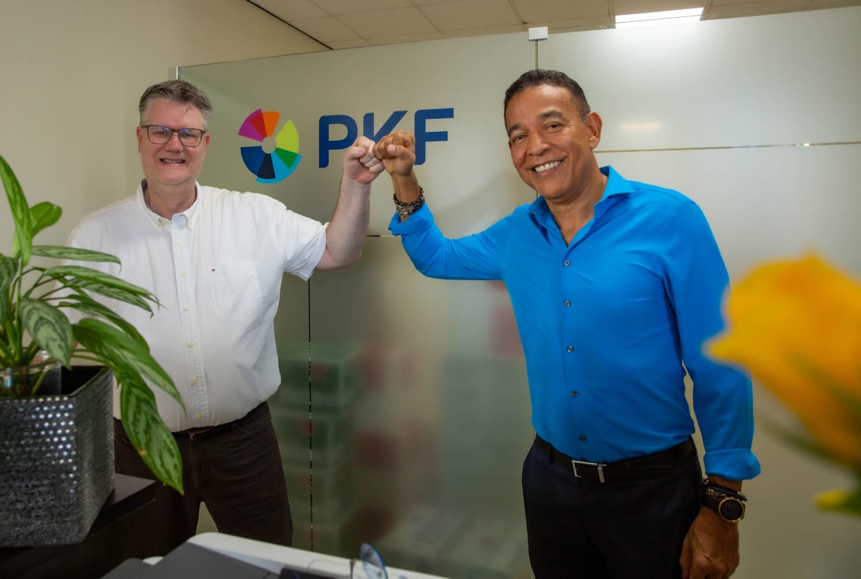 Edsel Lopez Y Herbert Van Elferen A Lansa Pfk Aruba.16