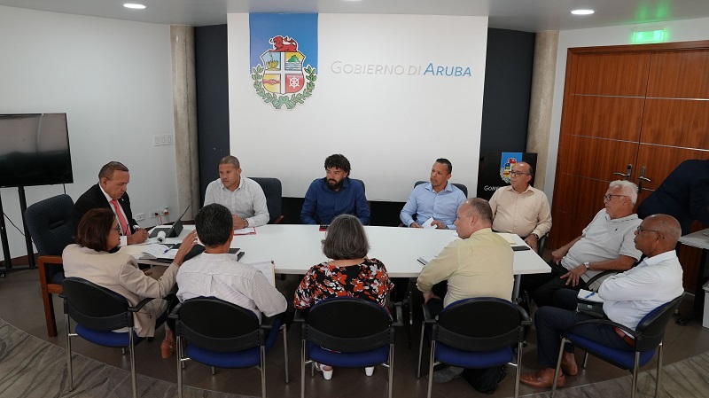 Minister Endy Croes A Reuni Cu Directiva Di Stichting Voortgezet Onderwijs Aruba Svoa Y Centro Deportivo Playa Cdp.3