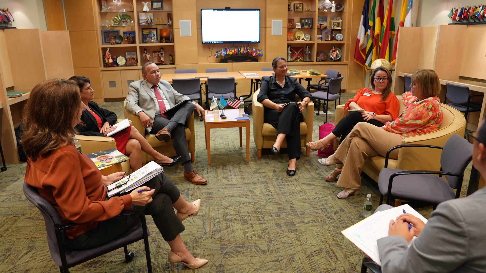 Minister Endy Croes Ta Reuni Cu E Representantenan Di University Of South Florida Na Tampa