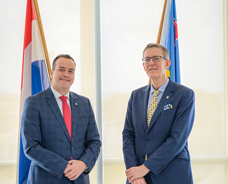 Minister Geoffrey Wever A Reuni Cu Embahador Hulandes Staciona Na Venezuela