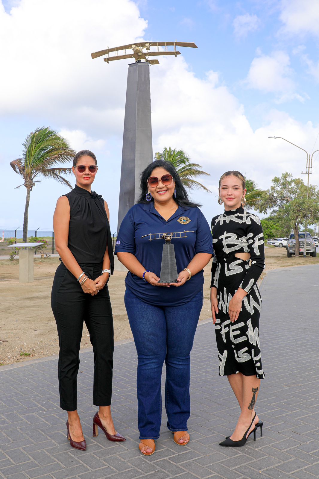 Obra Di Arte Publico 100 Ana Di Aviacion A Keda Desvela Pa Recorda Nos Di E Importancia Di Aviacion Pa E Desaroyo Di Aruba 1