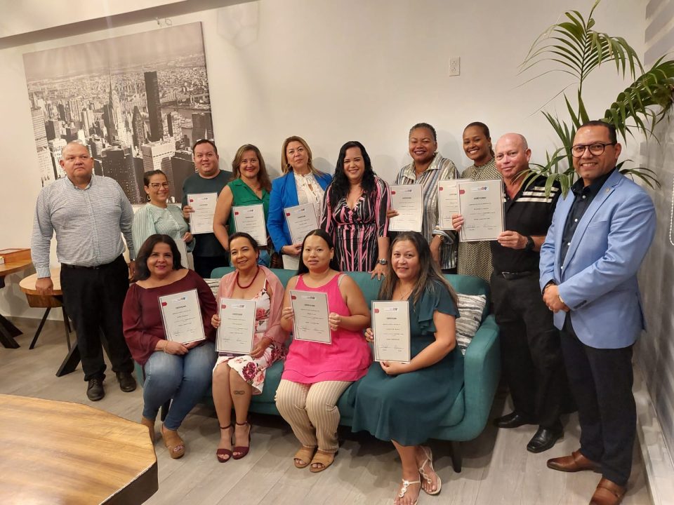 Eng 12 People Graduated For The First Time In Aruba As A Jongerencoach 2