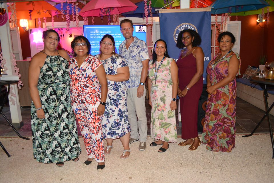 Eng Eng The Kiwanis Club Of Kralendijk Bonaire Has A New Board And Celebrates The 5Th Anniversary