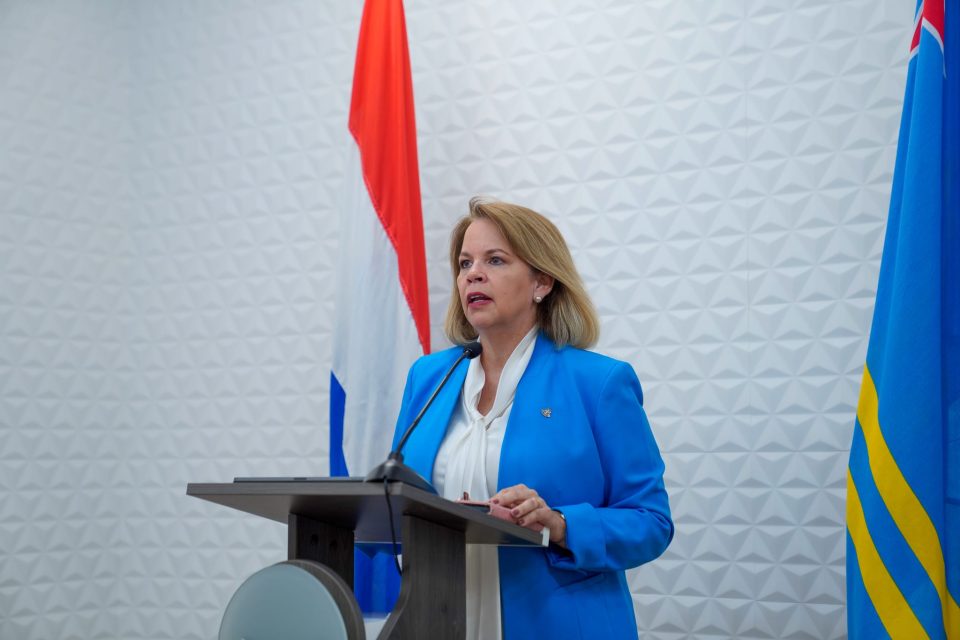 Eng Prime Minister Evelyn Wever Croes Once Again 4