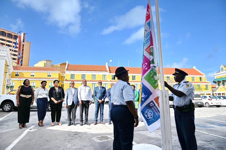 Eng Prime Minister Gilmar Pisas Raised The Sdg Flag At Fort Amsterdam In Terms Of Sdg Days And Weeks 4