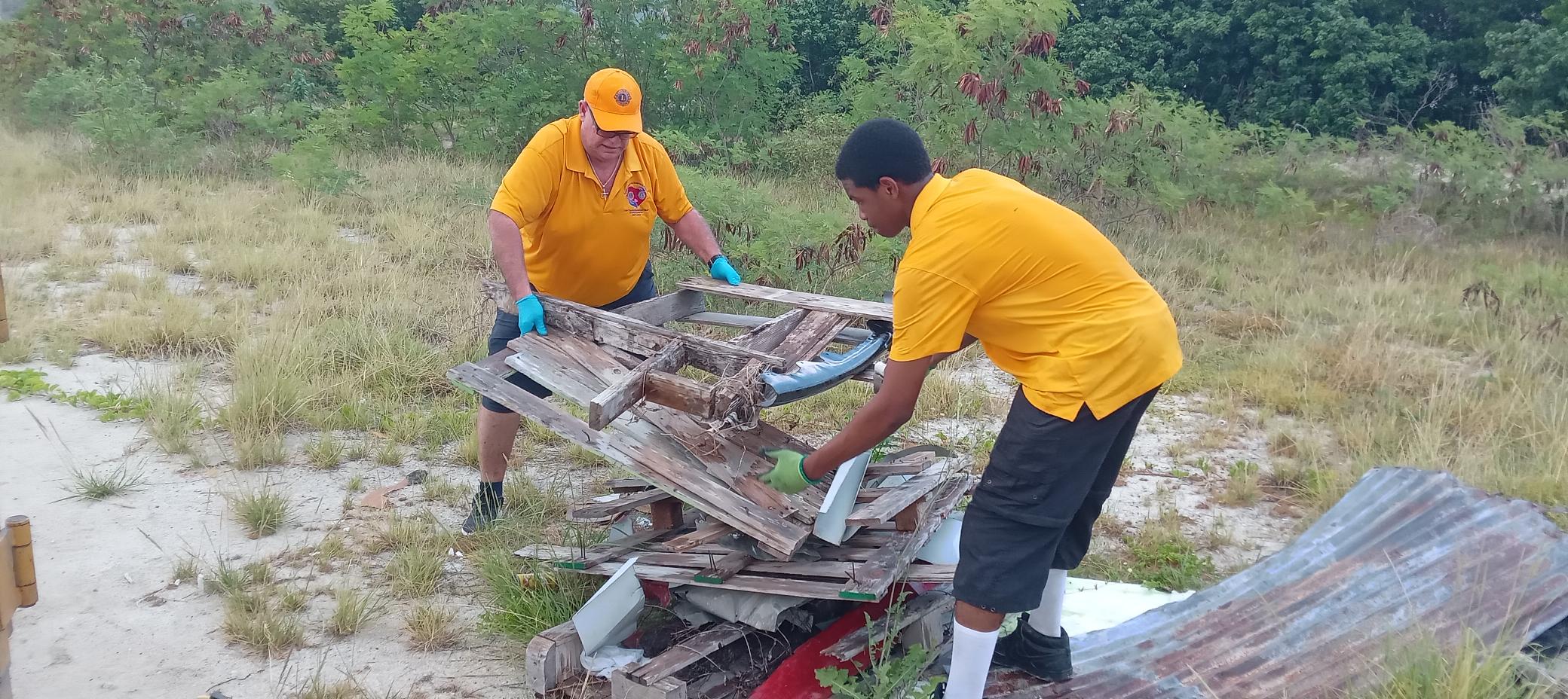 Eng Three Service Clubs Join Forces To Clean Up Shores Of Salt Pond 2