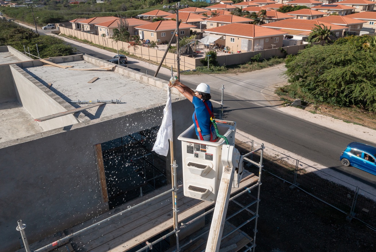 Web S New Building Reaches Its Highest Point 1