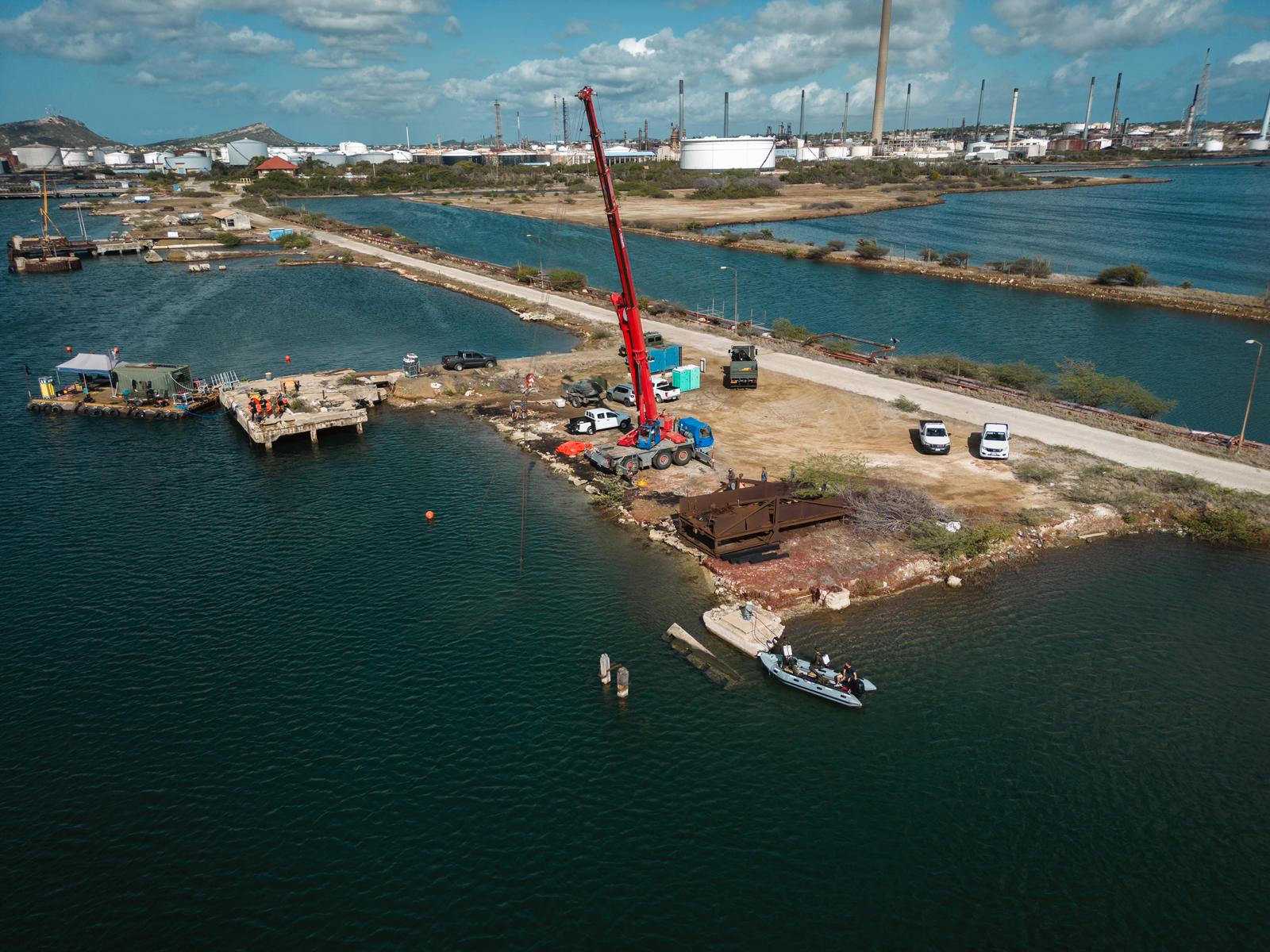 Bushinan Di Marina A Start Ku Rekuperashon Di Ponton Grandi Den Haf Di Bullenbaai.3