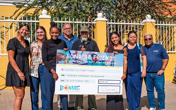 E Programa Di ‘Bonaire Friends Ta Honra Personanan Ku Ta Kontribui Na Turismo Na Nos Isla .2