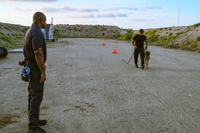 K9 Unit A Haya Curso Pa Conoce Cacho Mas Miho.6