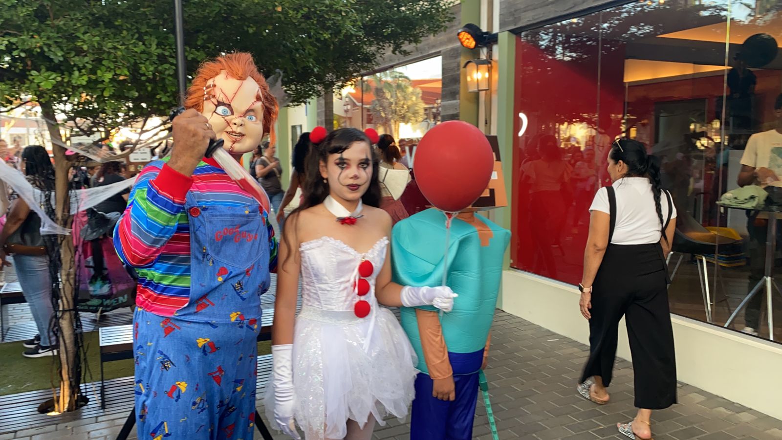 Muchanan A Celebra Halloween Na Marketplace24 Copia