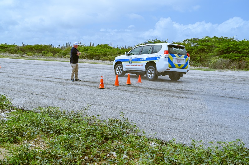 Polis Miho Prepara Pa Maneha Vehiculo Policial Durante Emergencia.5