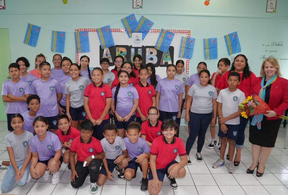 Cacique Macuarima School Cu Hopi Interes Den E Celebracion Di Dia Di Betico.99