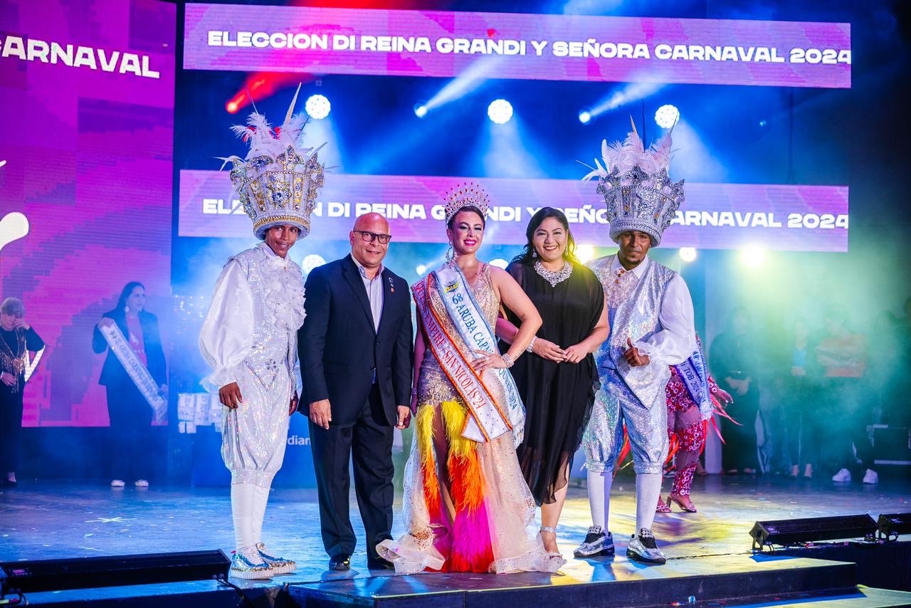 Minister Maduro Ta Felicita Reina Grandi Gedis Jansen Y Senora Carnaval Tatiana Tromp Como E Reinanan Cu Lo Guia Aruba Su Carnaval 70.4