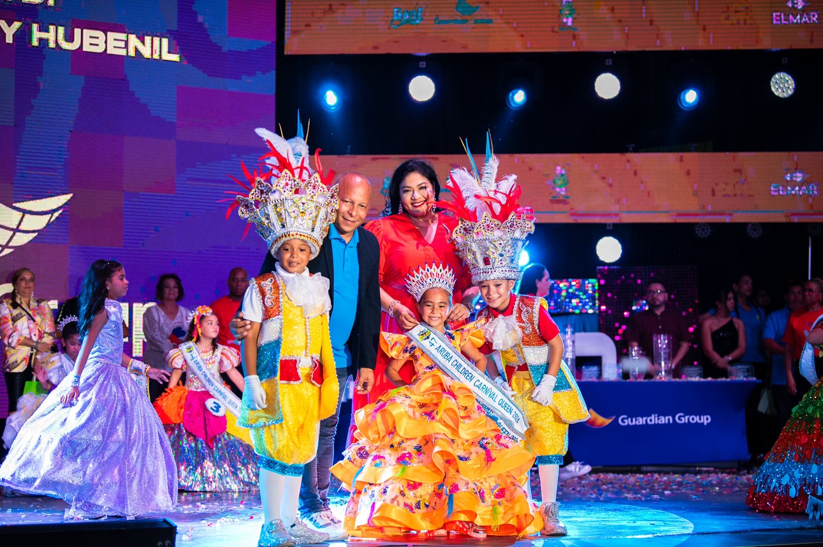 Minister Maduro Ta Felicita Reina Infantil Y Hubenil Di Aruba Su Carnaval 70.3