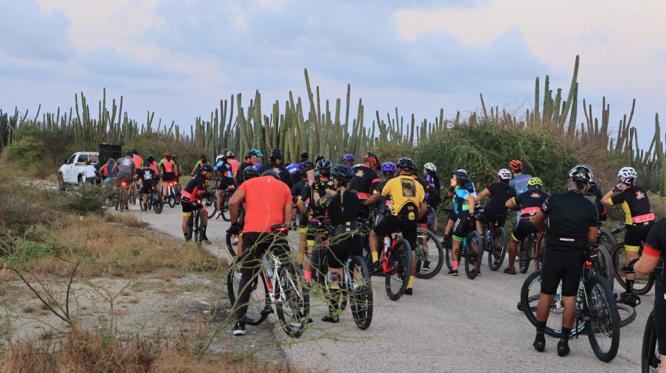 Exitoso Full Moon Bike Tour Di Ibisa Sportcentrum San Nicolas