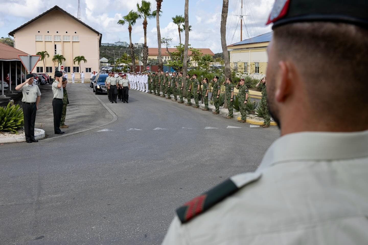 Militarnan Hulandes Na Curacao Ta Di Luto.22