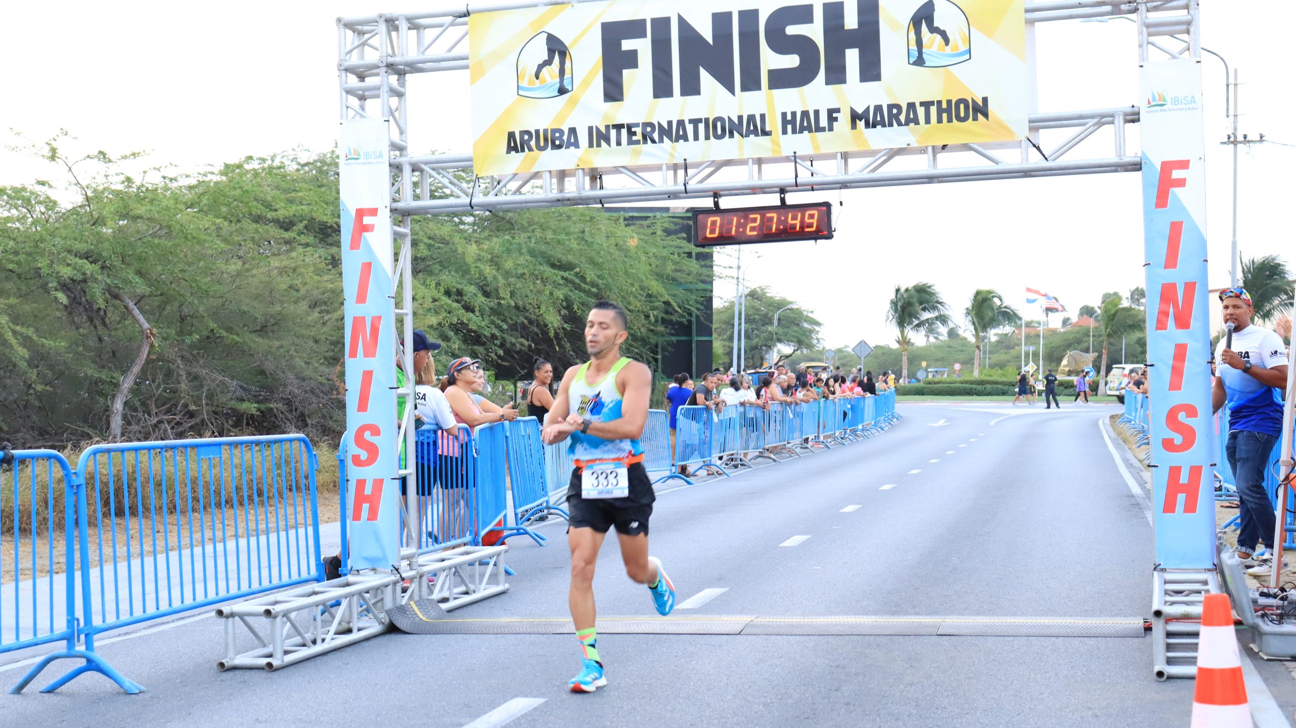 Alexander Hodge Y Lana Gobert Ganadornan Absoluto Di 38 Aruba International Half Marathon.3 Scaled