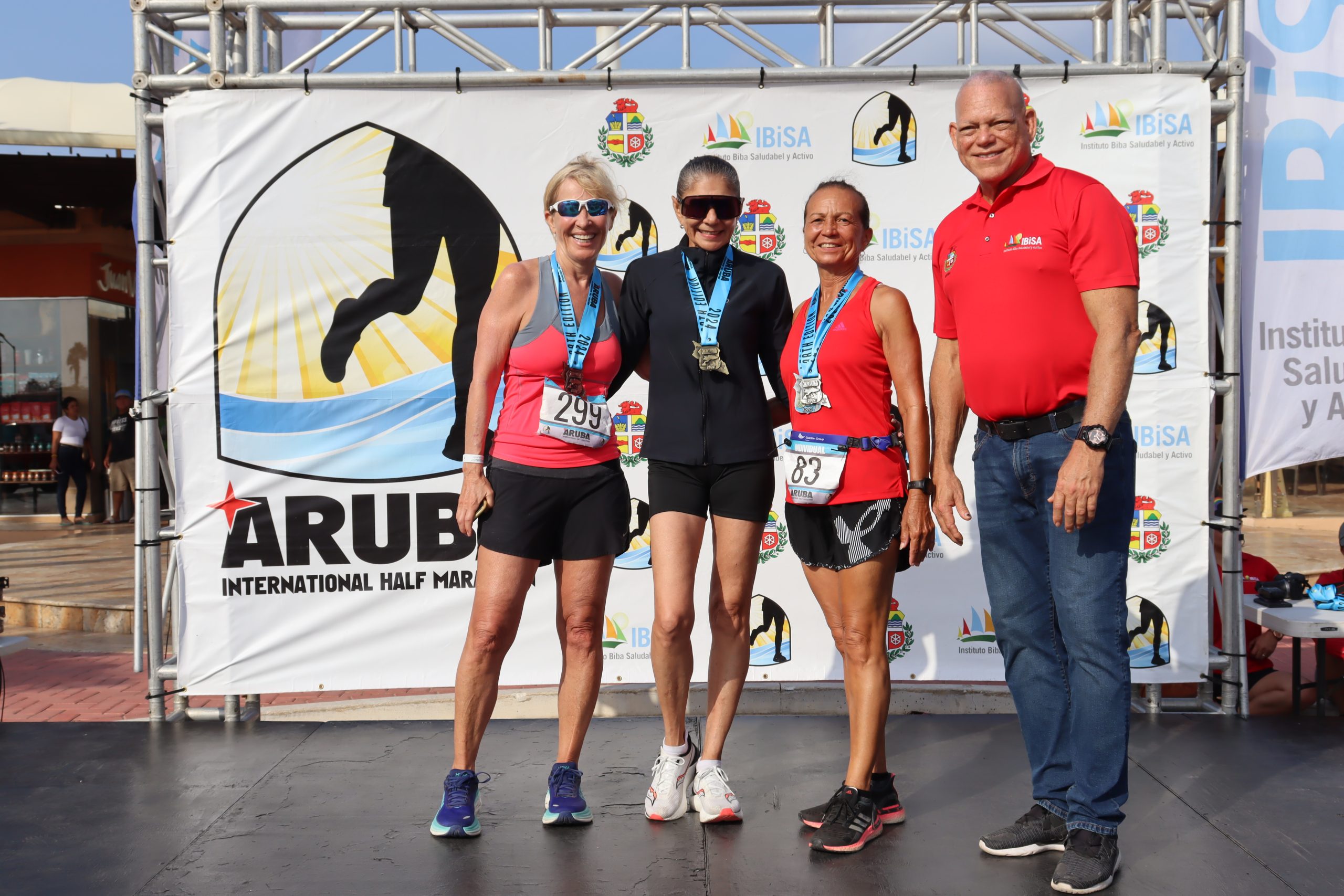 Alexander Hodge Y Lana Gobert Ganadornan Absoluto Di 38 Aruba International Half Marathon.77 Scaled