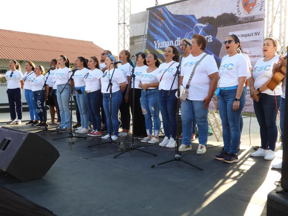 Colegio Sagrado Curason A Celebra Dia Di Himno Y Bandera Cu Un Ambiente Unico 10