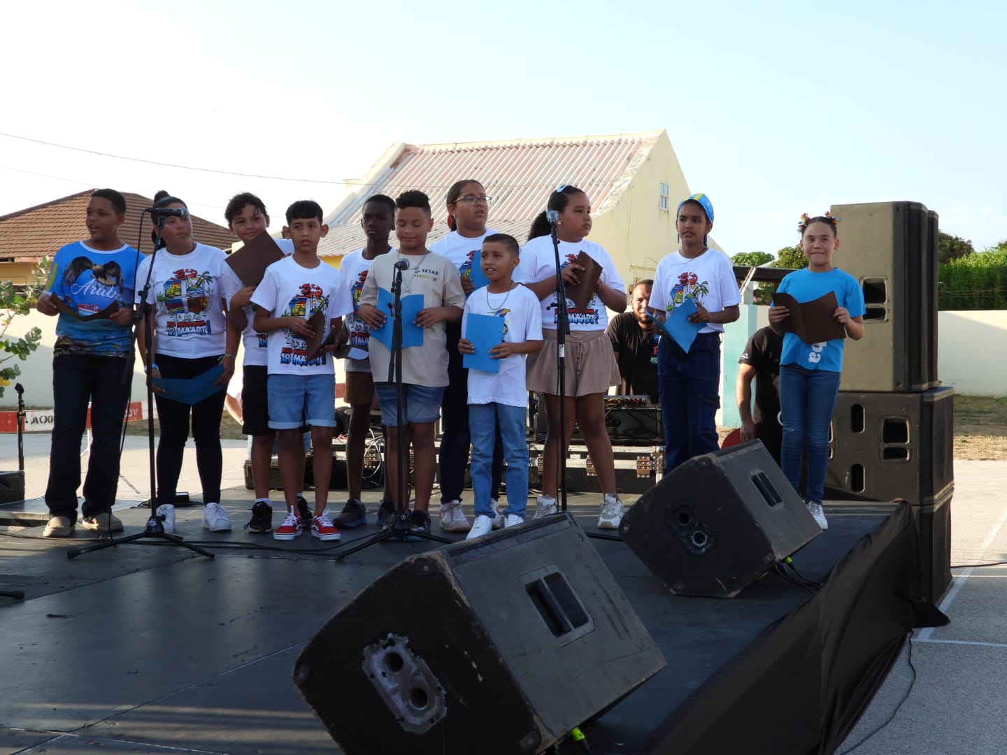 Colegio Sagrado Curason A Celebra Dia Di Himno Y Bandera Cu Un Ambiente Unico 9