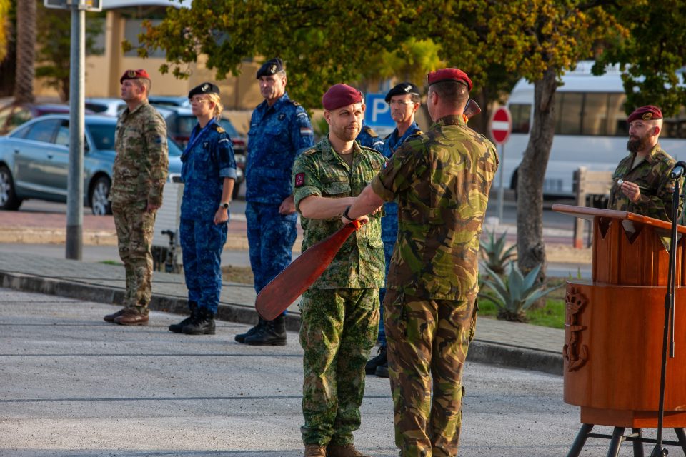 Compagnie In De West Di Defensa Den Region Karibe Hulandes Ta Bai Pasa Den Su Rotashon 1