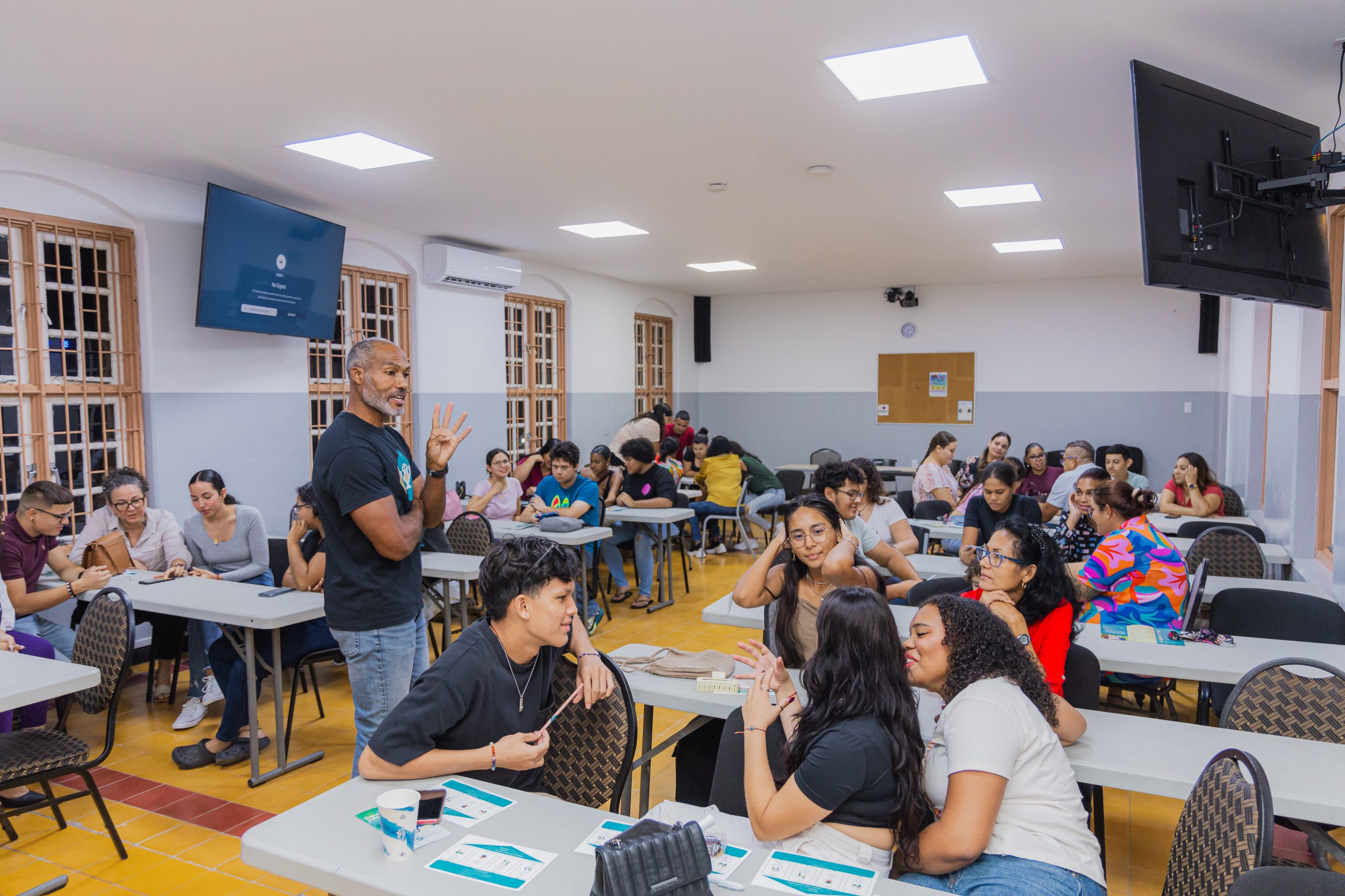 Multitud Grandi A Asisti Na E Open Dag Di Universidad Di Aruba Pa No Perde E Oportunidad Pa Sigui Nan Estudio Cu Universidad.3 Scaled