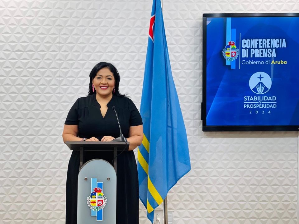 Minister Di Finansas Xiomara Maduro