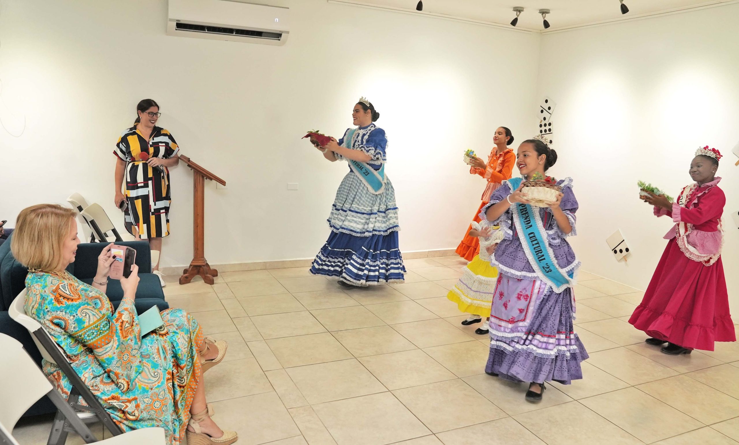 Mp Coronacion Reina Cultural Gucci Dancers 2 Scaled