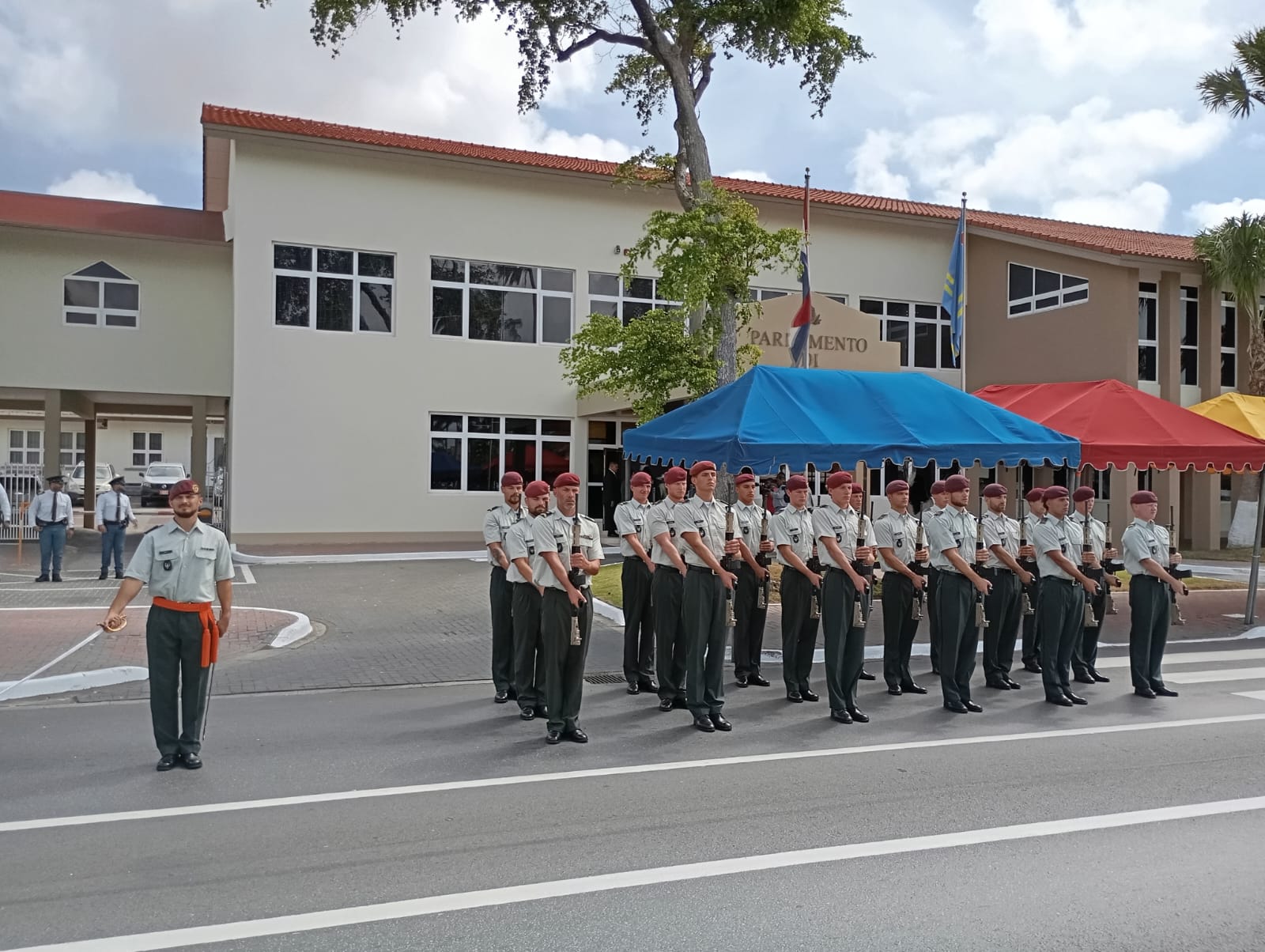 Gobernador Di Aruba 17